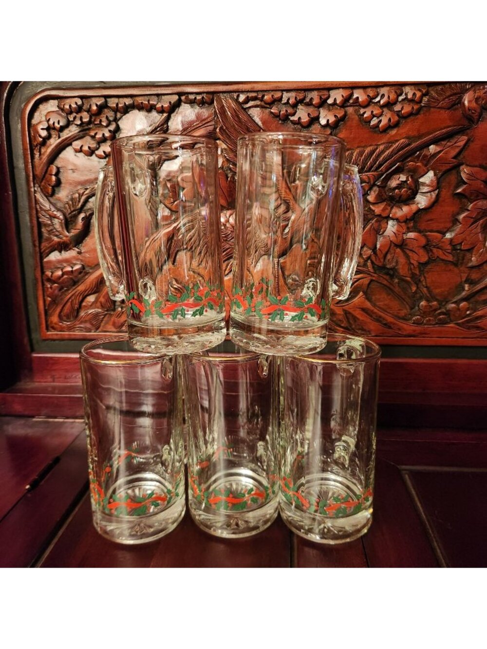Set Of 6 Holiday Beer Mugs With Holly & Berry Motif Gold Trim 16 Oz Capacity